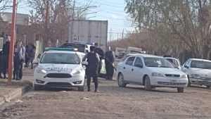 Persecución y tiroteo en un barrio de Cipolletti: detuvieron a tres personas con un auto robado en Neuquén