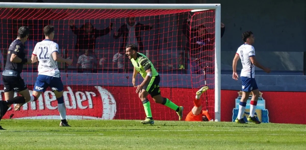 San Lorenzo perdió ante Barracas y se complicaron sus chances. 