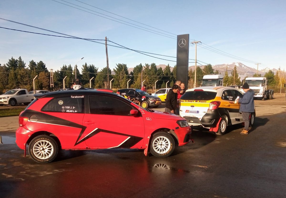 Los autos pasaron por la verificación técnica y ya están listos para recorrer los caminos. (Gentileza: Omar de los Santos)