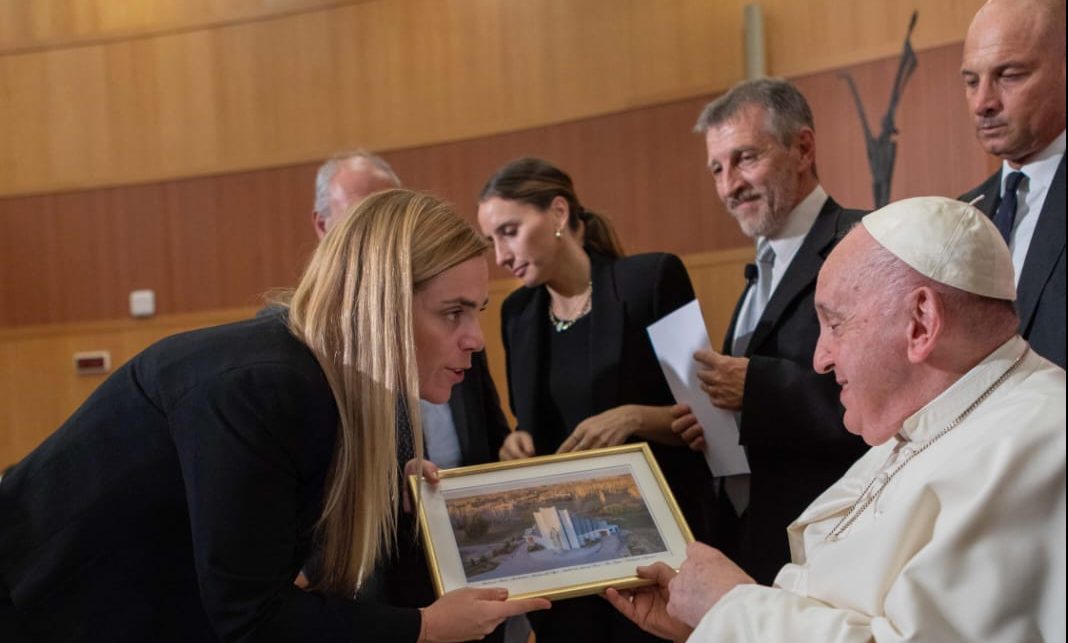 La intendenta estuvo la semana pasada en Roma. Foto gentileza municipio de Roca