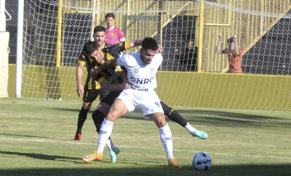 Cipolletti empató 1 a 1 con Olimpo en Bahía en el antecedente por el actual torneo. (Foto: Gentileza La Nueva)