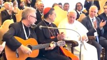 Imagen de Video: el emotivo momento en que León Gieco cantó «Sólo le pido a Dios» ante el papa Francisco