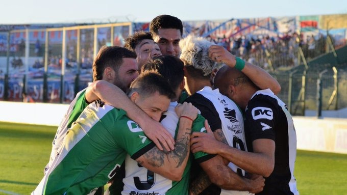 El conjunto de Bahía Blanca dio la sorpresa de la jornada ante Arsenal.