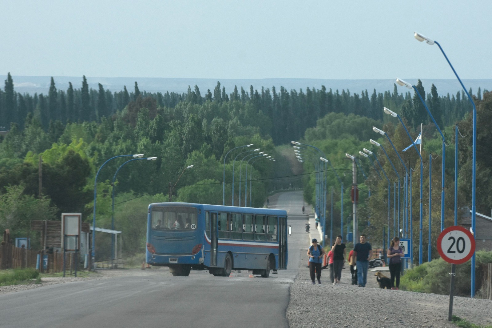 Problemas con el transporte escolar para familias de escuelas rurales. Foto: Andres Maripe.