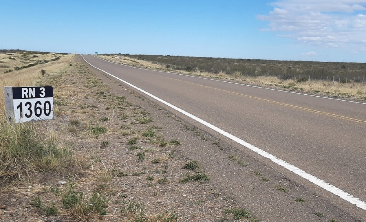 Murió un hombre tras chocar contra un colectivo en la Ruta 3 de Chubut