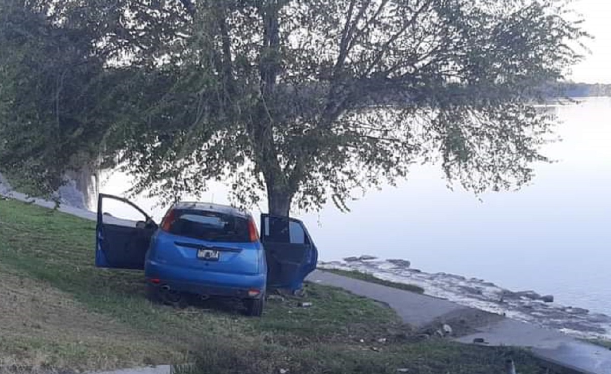 El accidente ocurrió en la madrugada de este domingo en la costanera de Carmen de Patagones. Foto Gentileza:  Norpatagonia Noticias