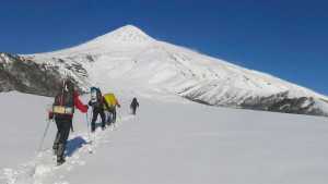 Suspenden ascensos por la cara norte del volcán Lanín: piden precaución y respetar la medida