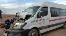 Imagen de Varios heridos tras choque entre una camioneta con trabajadores petroleros y un camión, en Vaca Muerta