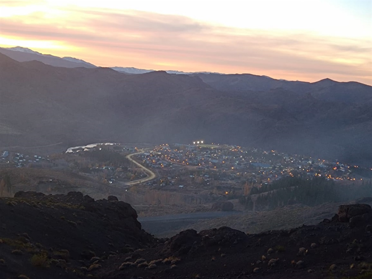 Una humareda cubrió el pueblo de Andacollo. Foto: Captura. 