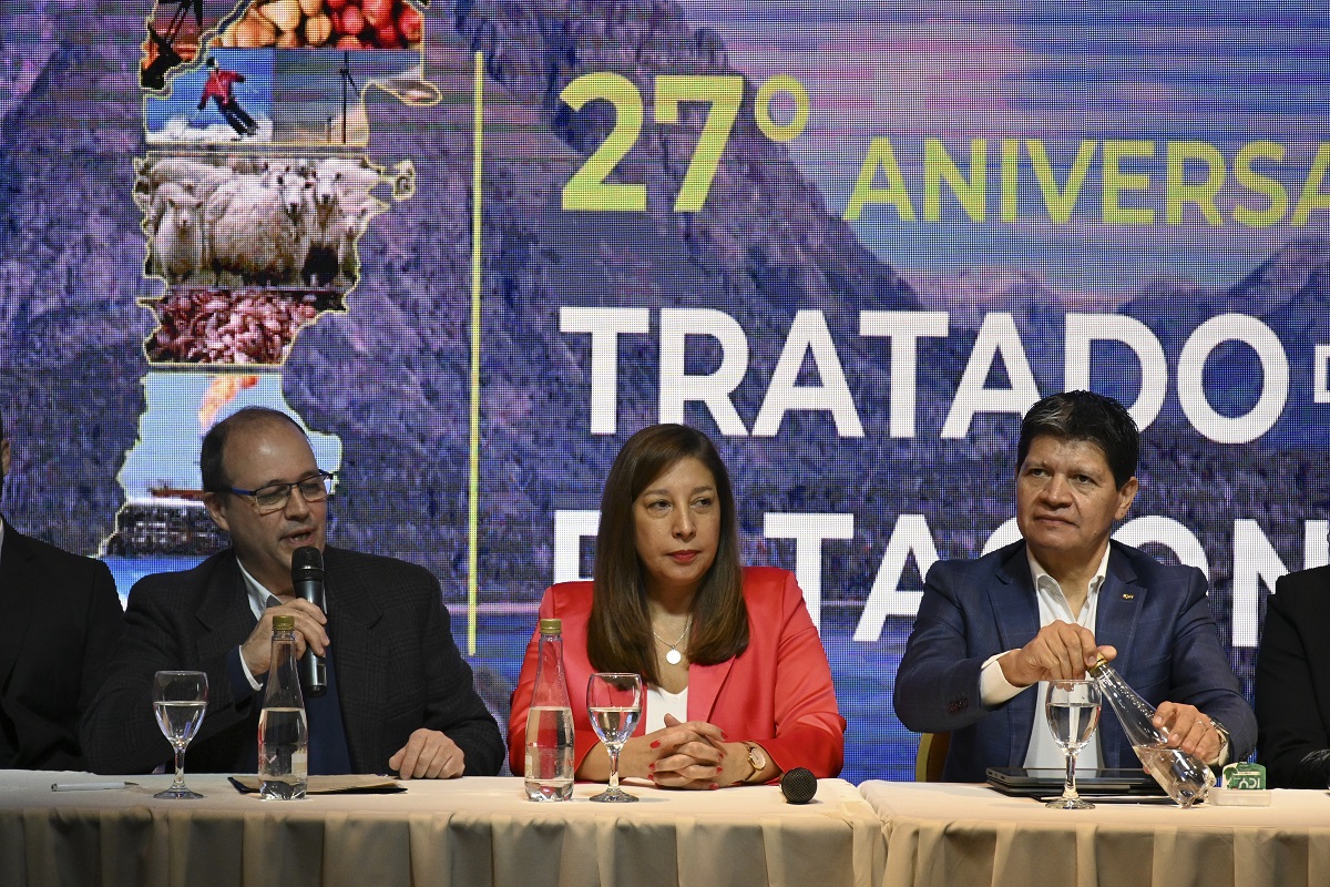 Arabela Carreras recibió a las autoridades de CAME y provincias patagónicas, pero se ausentaron sus pares. Foto: Chino Leiva