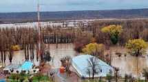 Imagen de Crecida del río Neuquén: analizan si se canaliza el agua excedente por el viejo cauce, en Loma de la Lata