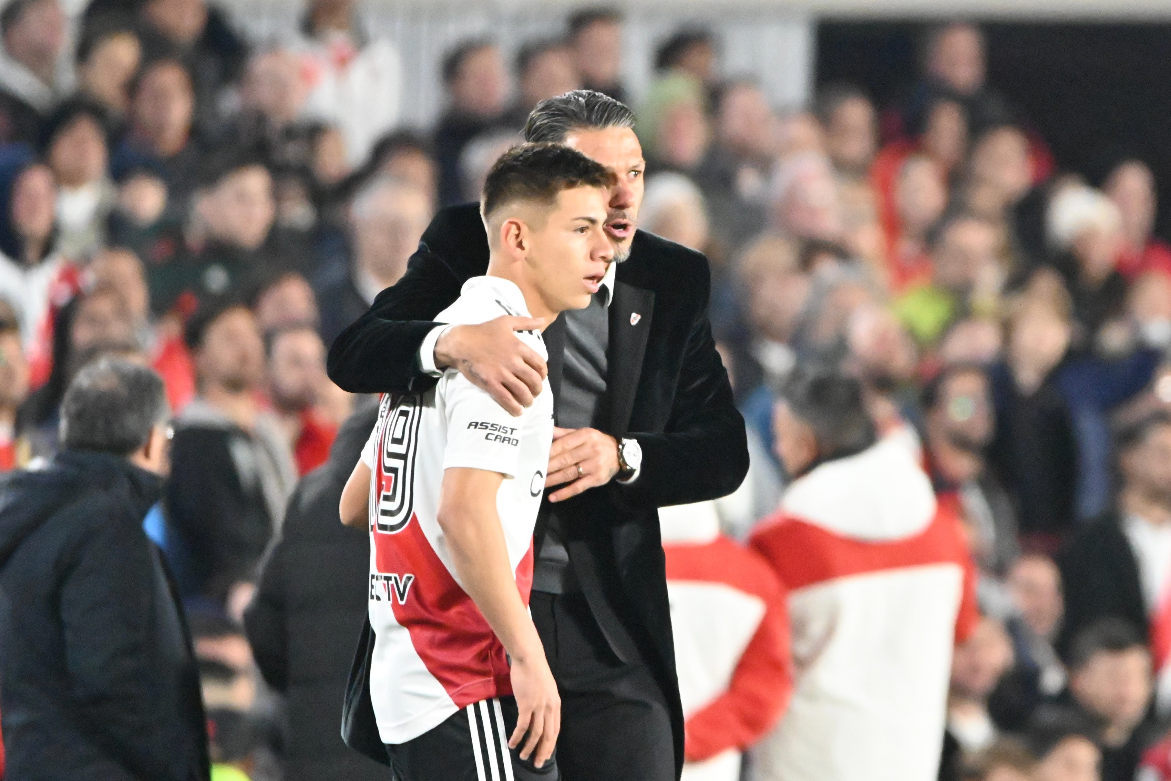 Echeverri hizo su debut en la primera de River a los 17 años.