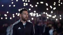 Imagen de La despedida de Maxi Rodriguez: Lionel Messi fue ovacionado en el Coloso del Parque