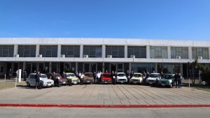 Renault celebró los 60 años desde que comenzó a fabricar el R4 en Santa Isabel