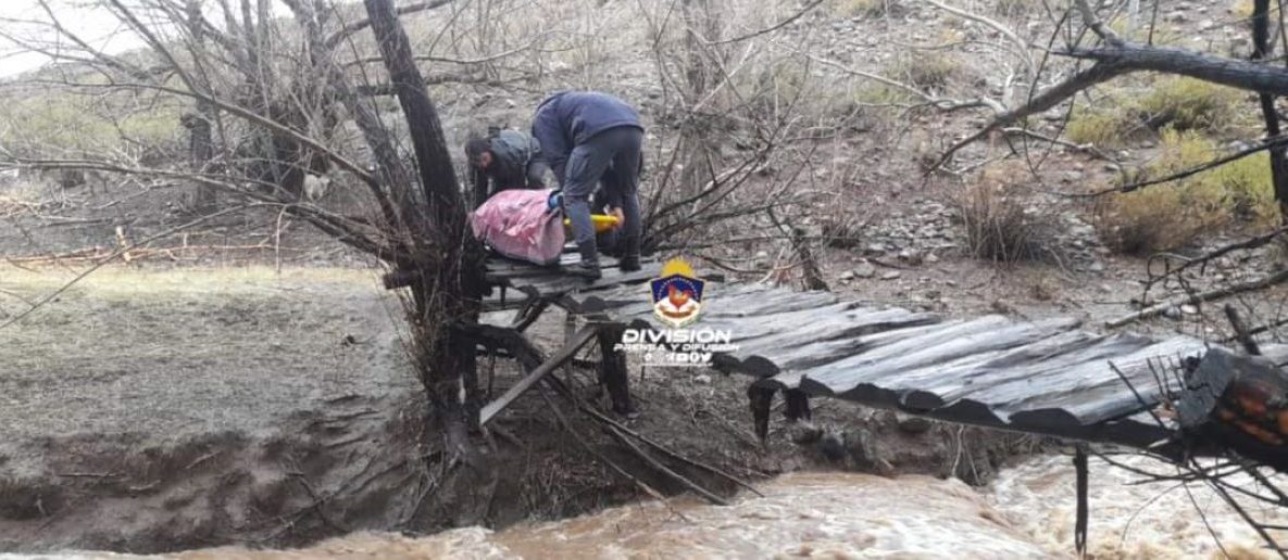 Hubo rescates en el norte de Neuquén por la crecida de los ríos por la lluvia. Algunos en Varvarco y Buta Ranquil. Foto: Gentileza