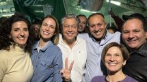 Imagen de Continúan las fugas en el PJ de Neuquén: Tanya Bertoldi compartió acto con Rolando Figueroa