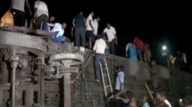 Imagen de Tragedia en la India: aumenta a 288 la cifra de muertos en un choque de trenes