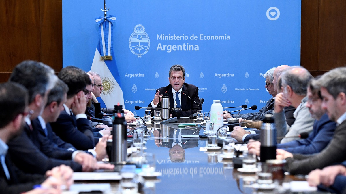 Massa había anunciado un viaje para las próximas horas que todavía no se definió y se espera próximamente. Foto Archivo.