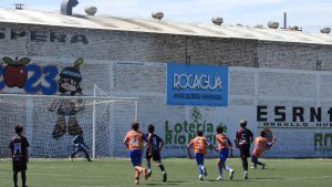 Deportivo Roca perdió la final de octava de la Liga Confluencia por los insultos de un padre