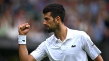 Imagen de Djokovic pasó a la semifinal de Wimbledon y dio otro paso hacía el título