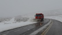 Imagen de Continúan las restricciones para camiones y colectivos en la Ruta 23, en la Cordillera de Río Negro