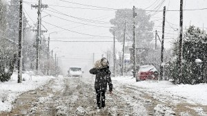 Alertan por intensas nevadas y viento en Neuquén