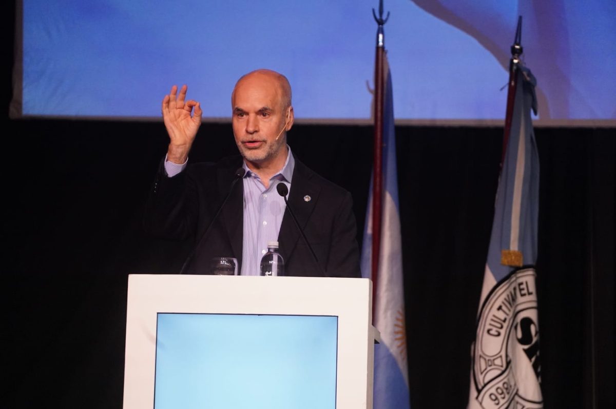 Horacio Rodríguez Larreta es uno los precandidatos a presidente que hacen su presentación en "Compromiso con una nueva Argentina", en La Rural. (Twitter).-