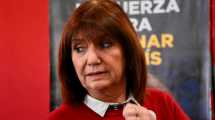 Imagen de Bullrich sugirió que hay un acuerdo político entre Massa y Milei: “Más que polarización, es un abrazo”