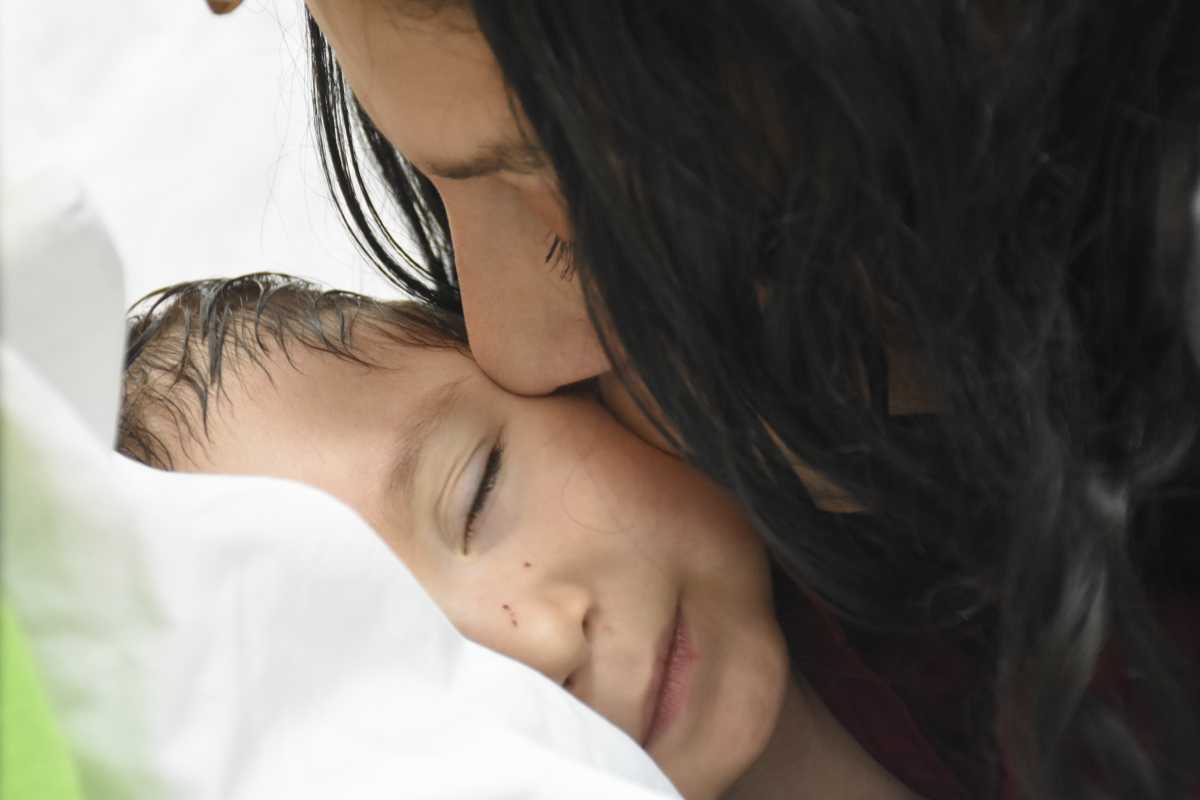 Ciro festejo su primer año en Pediatría del hospital de Roca, rodeado del amor de su familia. Fotos: Juan Thomes