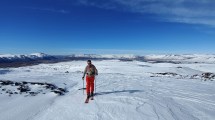 Imagen de Épico viaje a Copahue, la villa termal tapada por la nieve: la mejor excursión y esquí fuera de pista