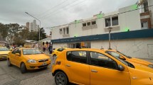 Imagen de Video: taxistas de Neuquén levantaron el corte en el hospital por el chofer baleado