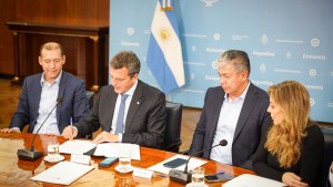 Massa prometió los $900 millones para que el gas natural llegue a todos en Añelo