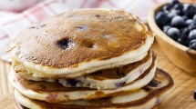 Imagen de Cómo hacer pancakes con arándanos