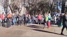 Imagen de Corte en Neuquén: trabajadores de  Desarrollo Social llevaron la protesta al centro