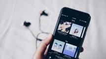 Imagen de Spotify planea sumar videos musicales para competir con YouTube 