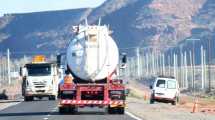 Imagen de Por Vaca Muerta, salen 150 camiones por día con petróleo desde Neuquén