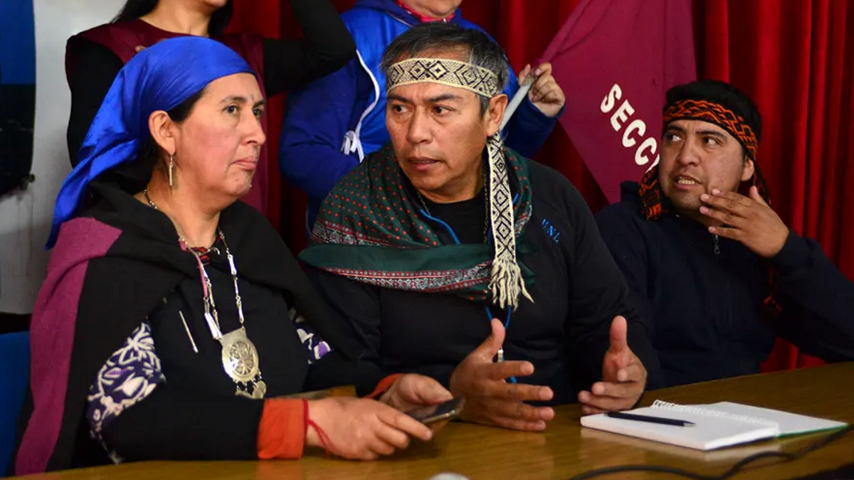 Orlando Carriqueo, werken y vocero del Parlamento Mapuche en Río Negro fundamentó el rechazo al proyecto Calcatreu. Foto: Archivo