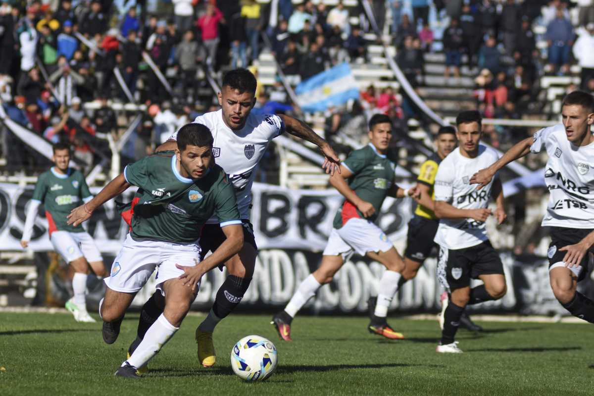 En el primer partido en La Visera del actual torneo, Sol de Mayo se quedó con la victoria por 1-0. (Foto: Archivo)