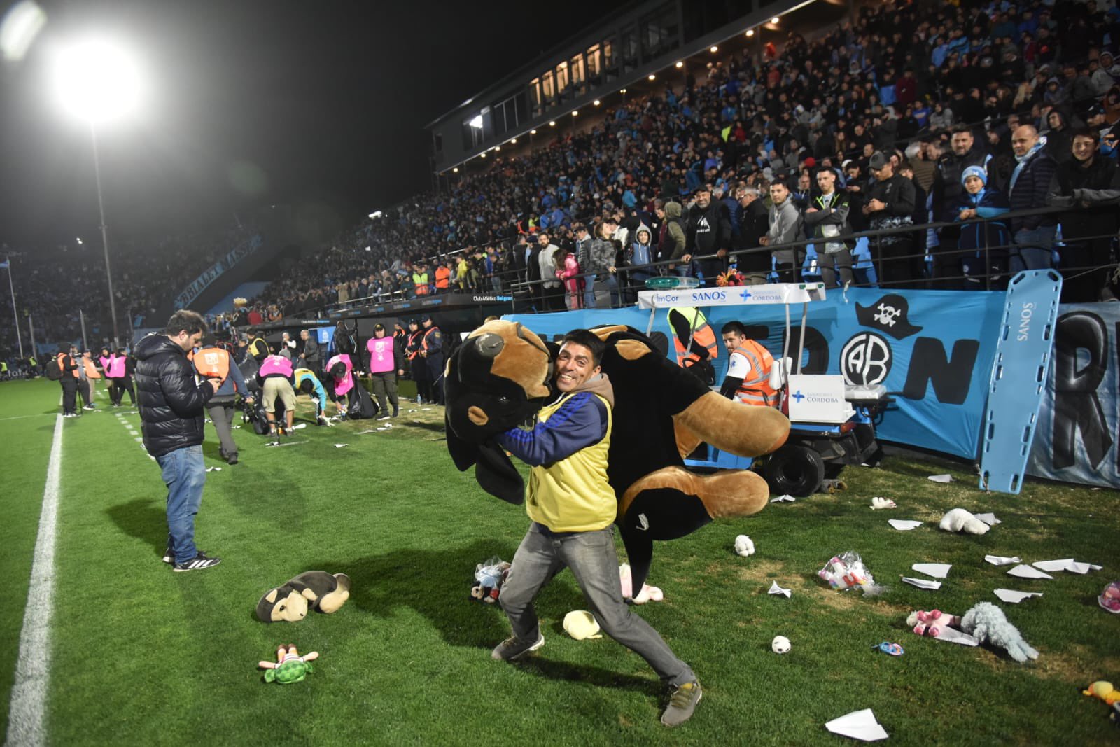 Los peluches serán donados a comedores y merenderos de la ciudad. (Foto: Facundo Luque/La Voz).