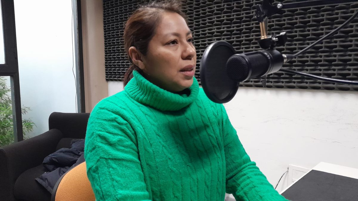 La precandidata a diputada nacional por Neuquén de Libres del Sur, Gladys Aballay, visitó el estudio de RÍO NEGRO RADIO en el tramo final hacia las PASO 2023. (Foto: Elena Egea).