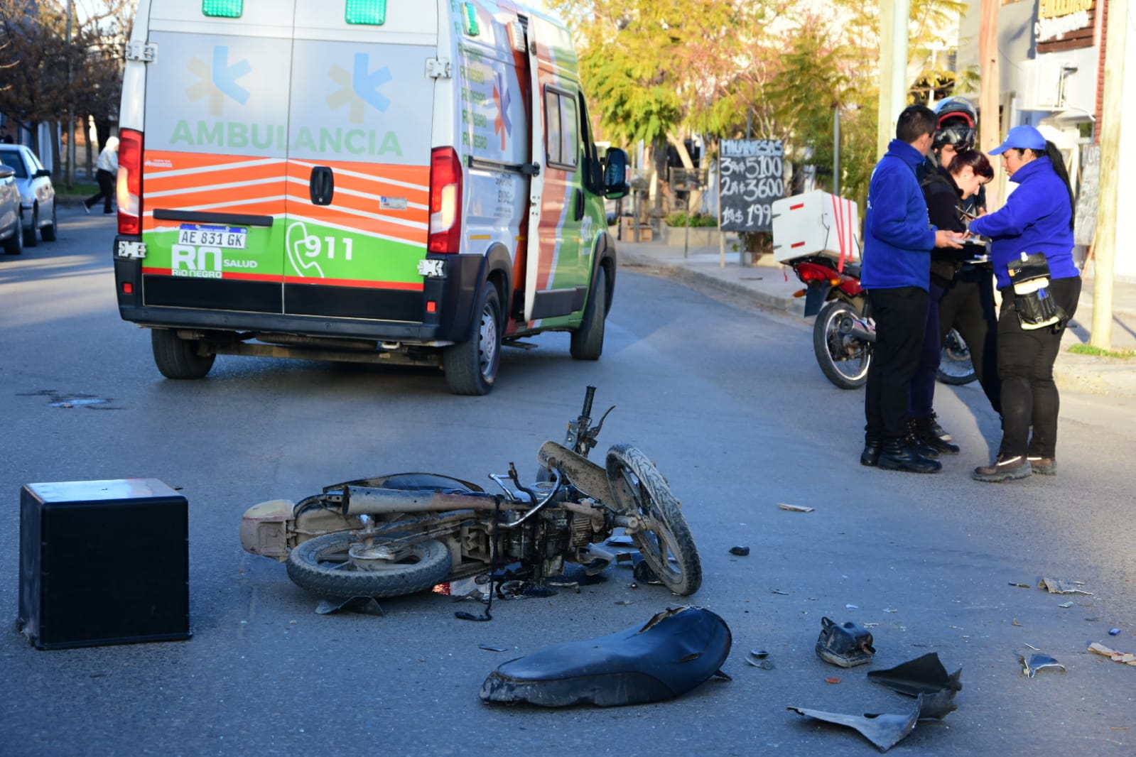 En el lugar intervino la ambulancia Siarme y el equipo de tránsito de la Municipalidad. Foto: Andres Maripe.