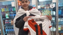 Imagen de El sueño de Matías era ver a River antes de ser operado de un tumor: entró a la cancha y le dieron una camiseta