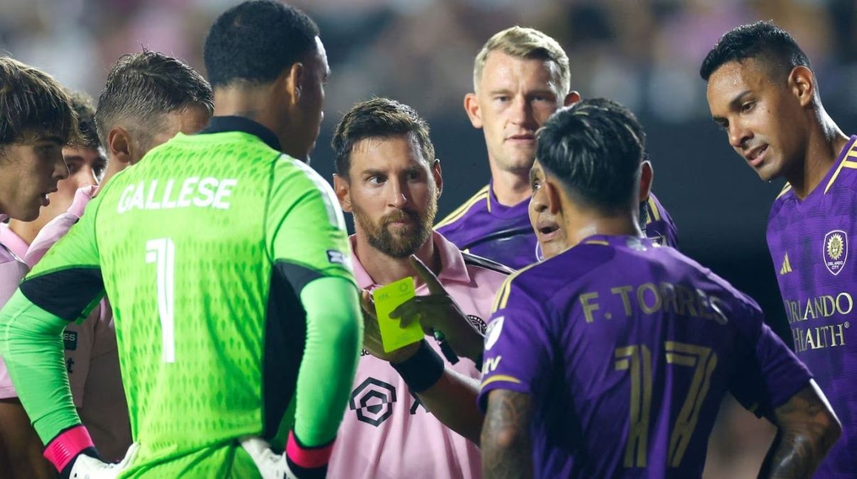 Messi jugó un partido caliente en el clásico con Orlando City.