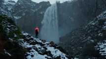 Imagen de Lo sorprendió la nevada en la cascada La Fragua: mirá las imágenes desde el corazón del norte neuquino