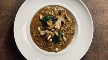 Imagen de Risotto de hongos con espinaca y almendras