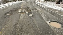 Imagen de Weretilneck irá a la justicia por el estado de la Ruta 40 entre Bariloche y El Bolsón