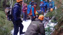 Imagen de Turista noruega practicaba esquí de travesía y sufrió una caída en el refugio Frey de Bariloche