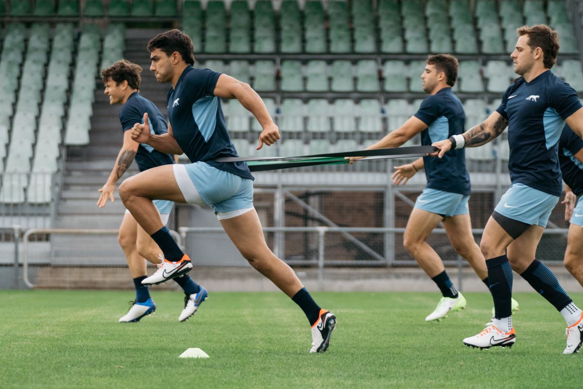 El equipo argentino sólo mantendrá cuatro nombres, en relación al XV que superó a Samoa. (UAR)