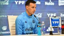 Imagen de Scaloni en conferencia de prensa: el presente de Messi, la charla con el plantel y el futuro de la selección