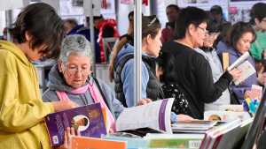 Feria del libro de Neuquén 2024: cuándo y a qué hora son las charlas de los escritores